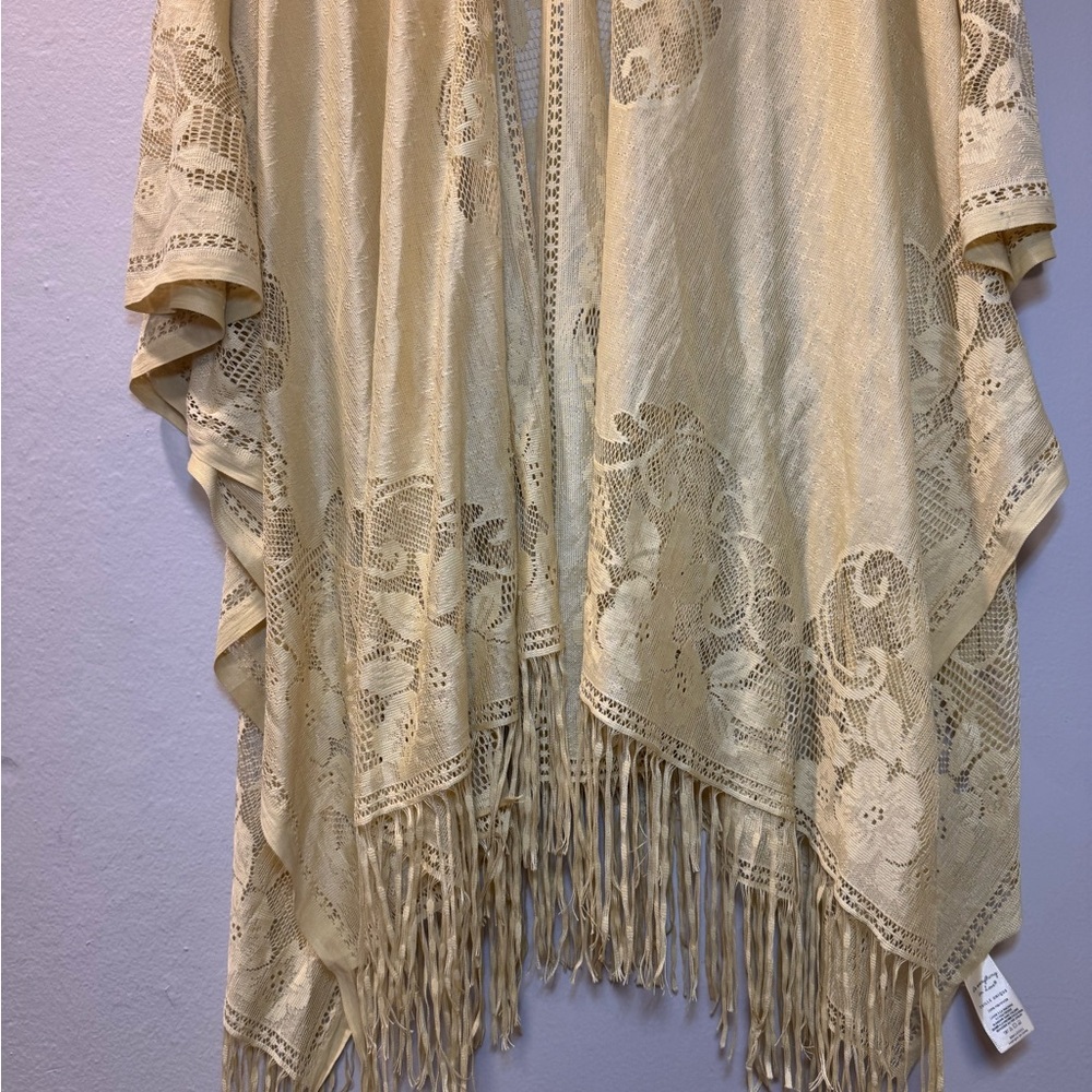 Light Yellow Lace Fringe Long-Sleeve Kimono Dress - Picture 3 of 12